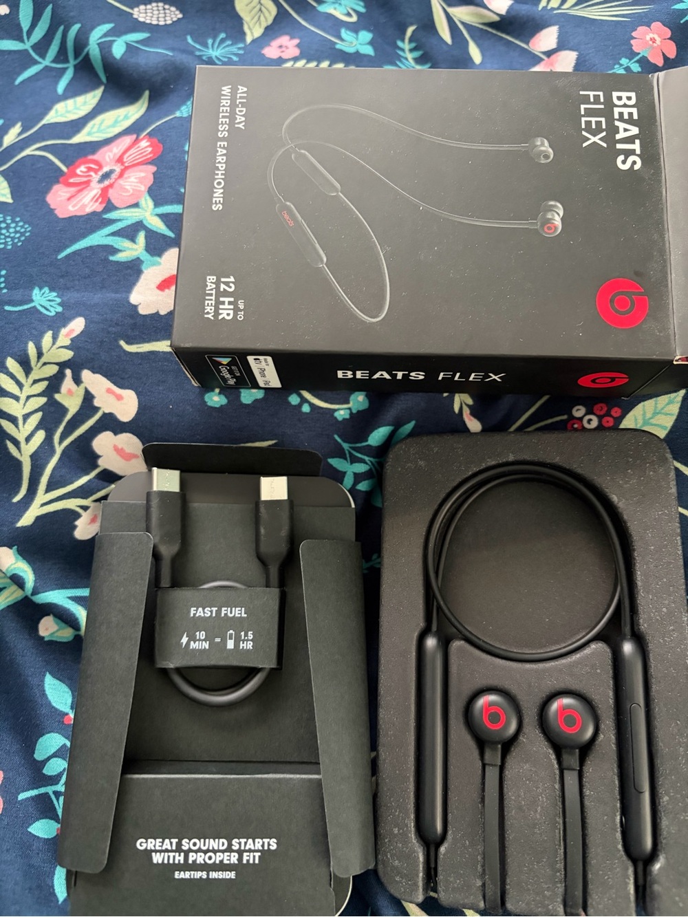 & Other Stories Beats Flex Wireless Neckband Earphones - Black
